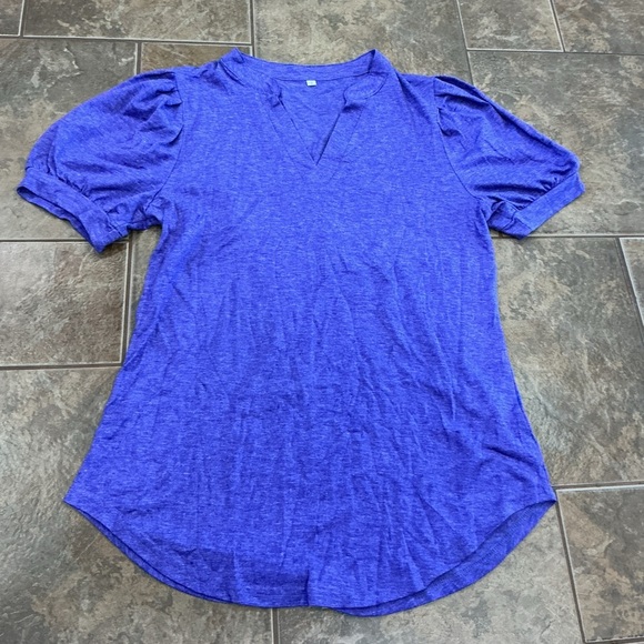 💥3/$30💥 Women's purple Top - Picture 1 of 3
